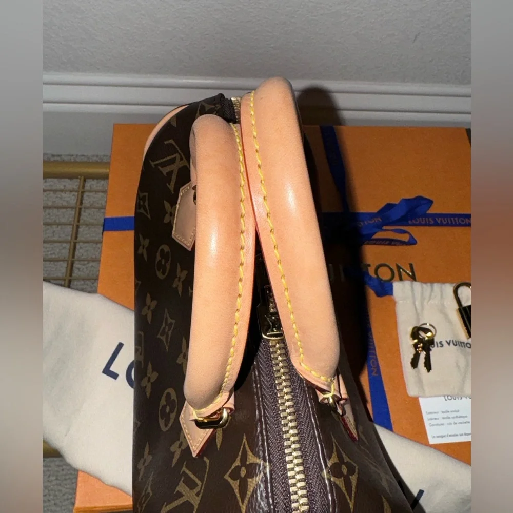 *Sold* - Picture 5 of 11